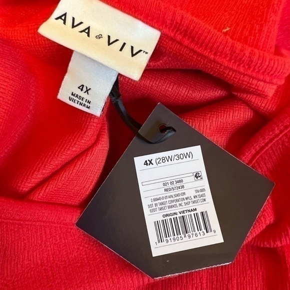 Ava & Viv Red Short Sleeve Blouse - Picture 3 of 5